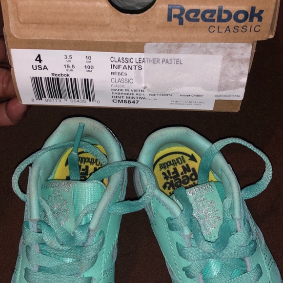 Reebok classic - Picture 1 of 4